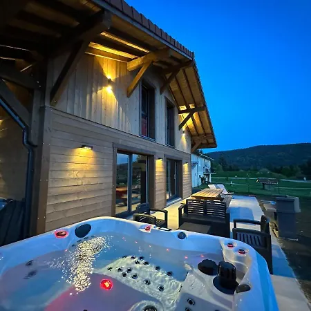 Cocotte - Petanque, Jacuzzi & Baby-foot