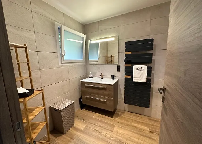 Cocotte - Petanque, Jacuzzi & Baby-foot * 종루프 롱지메르