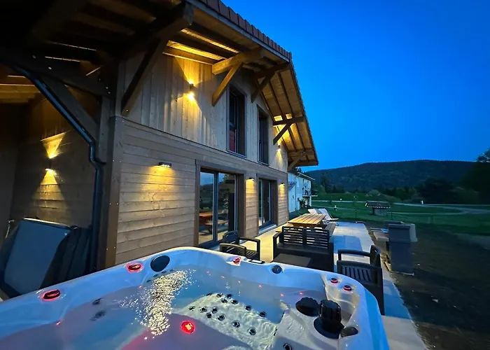 Cocotte - Petanque, Jacuzzi & Baby-foot